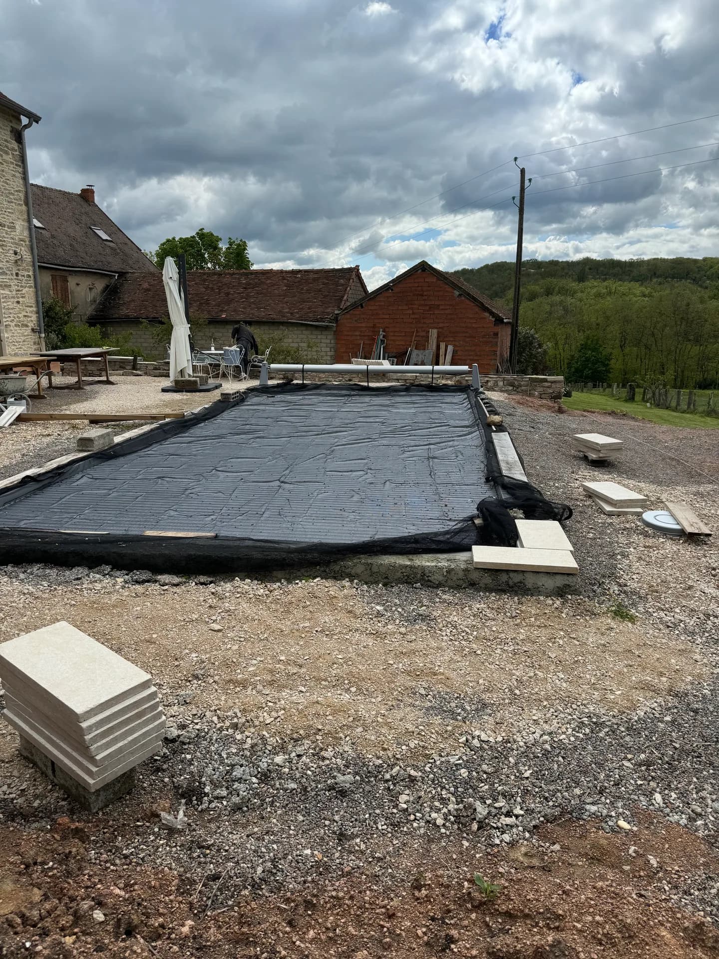 Rénovation plages piscine - Pose carrelage 120×40 - Prissé - Galerie - Carrelage Mâcon - HBM Carrelage - Image 2