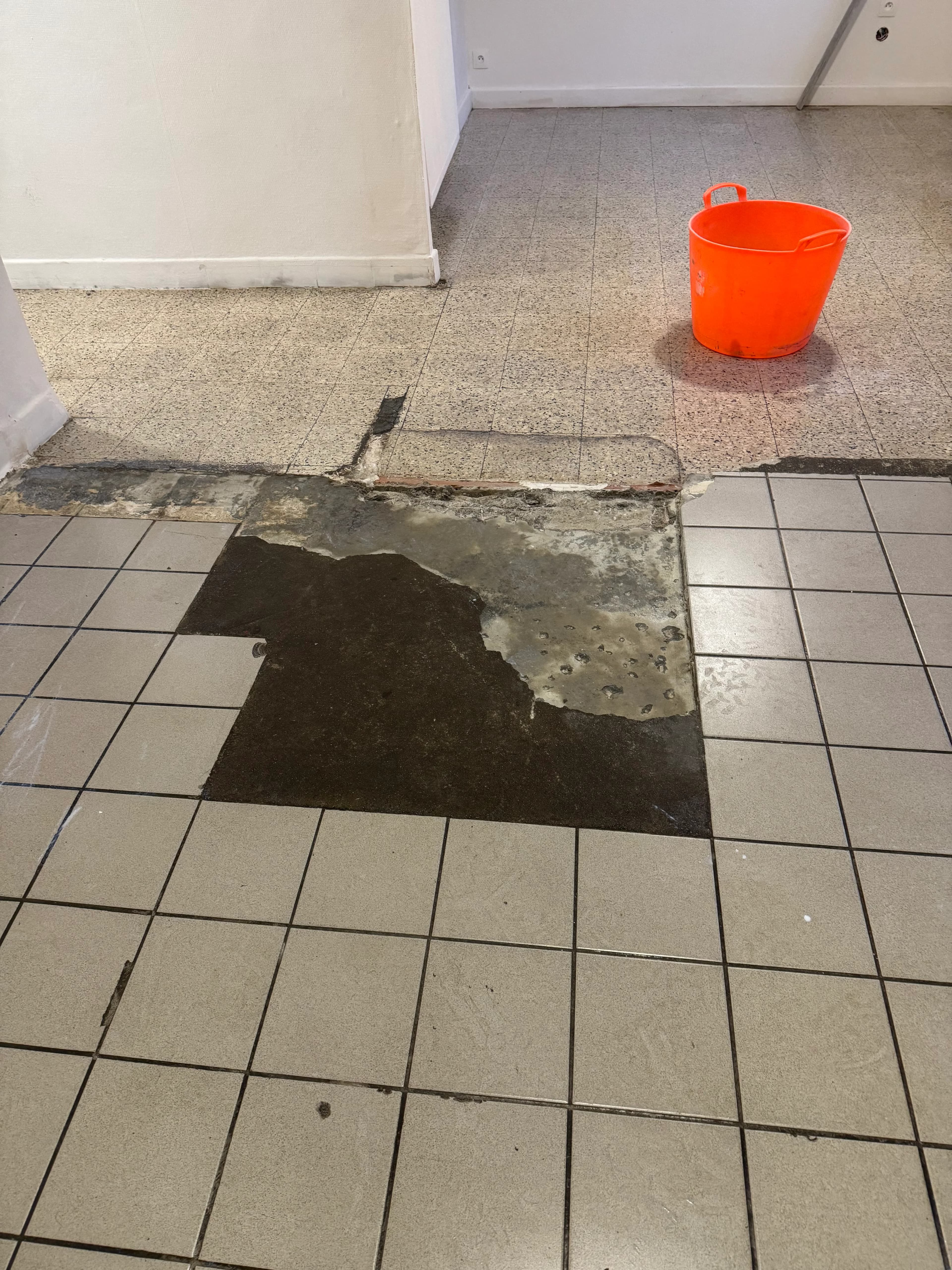 Rénovation complète de sol avec carrelage à Cluny - Galerie - Carrelage Mâcon - HBM Carrelage - Image 2