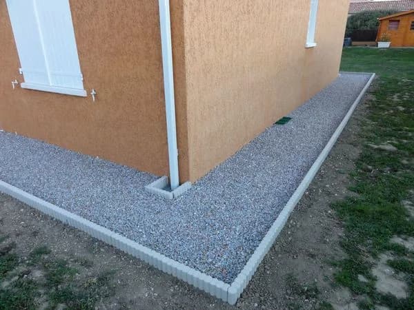 Aménagement extérieur complet - Clôture, Portail & Drain gravillon - Varennes-lès-Mâcon - Galerie - Carrelage Mâcon - HBM Carrelage - Image 1