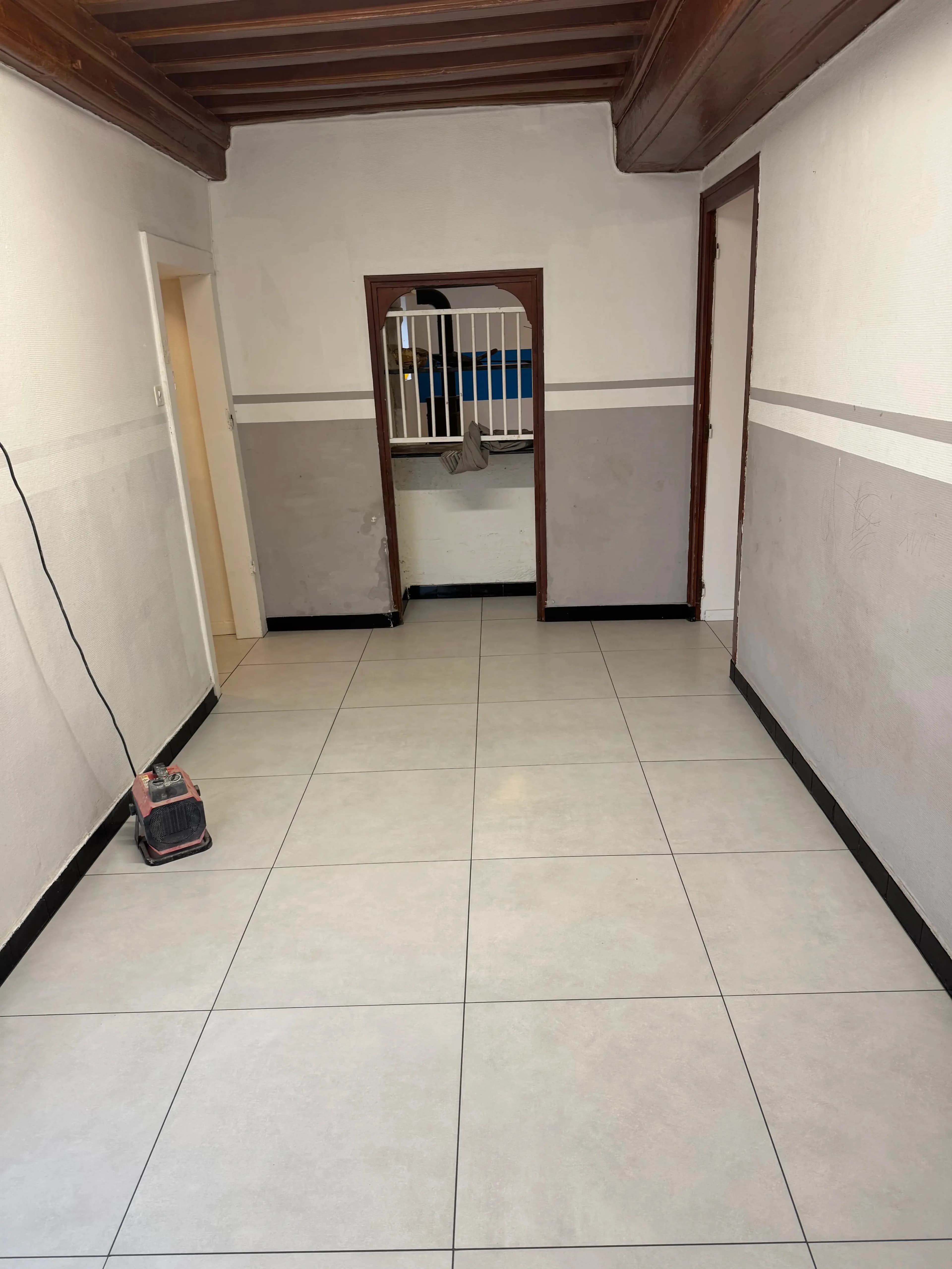 Pose de carrelage sol - Maison complète à Charnay-lès-Mâcon - Après - Carrelage Mâcon - HBM Carrelage